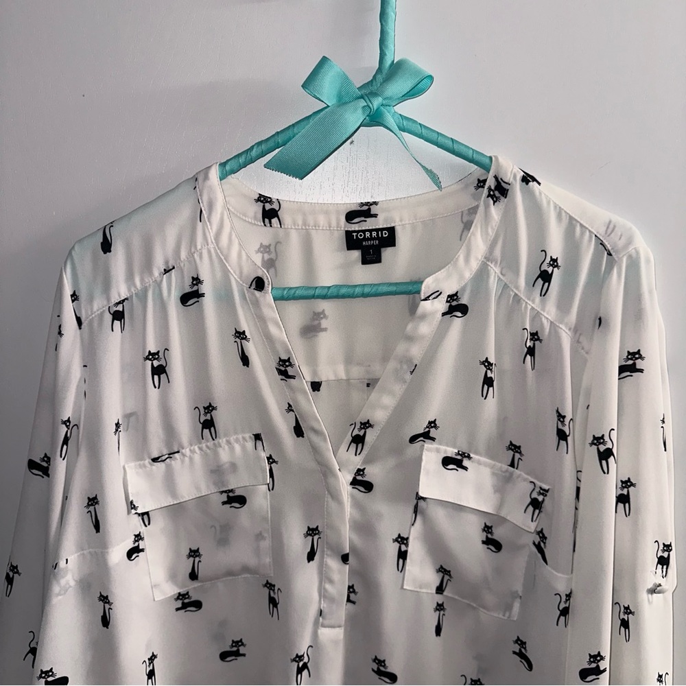 Torrid Black Cat Blouse (plus size 1x)